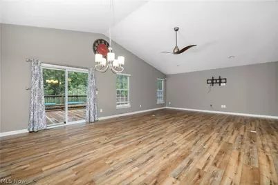 3502 Astor Lane, Lorain, OH 44053 - Photo 8