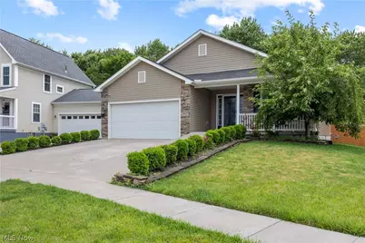 3502 Astor Lane, Lorain, OH 44053 - Photo 2