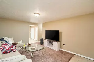 890-892 Irish Rd, Kent, OH 44240 - Photo 2