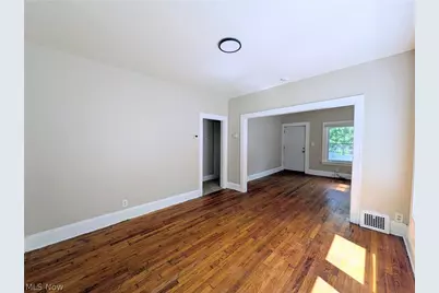 11302 Parkview Avenue, Loveland, OH 44104 - Photo 6
