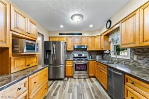 2371 Penny Ln, Austintown, OH 44515 - Photo 6
