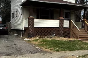 12421 Maple Ave, Loveland, OH 44108 - Photo 2