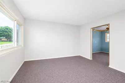 2400 40th Street NE, Canton, OH 44705 - Photo 8