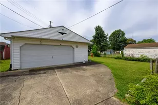 2400 40th St NE, Canton, OH 44705 - Photo 2