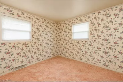 2400 40th Street NE, Canton, OH 44705 - Photo 12