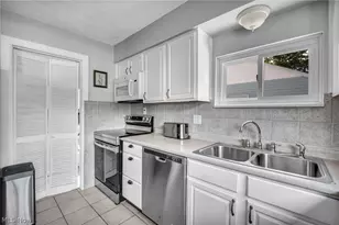35494 Blanch Ave, Eastlake, OH 44095 - Photo 10