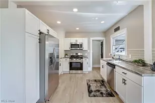 27 Erskine Ave, Youngstown, OH 44512 - Photo 8