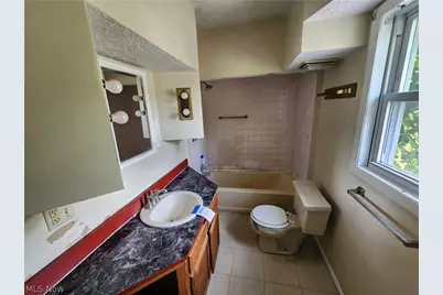 3448 Seifert Lewis Road, Hubbard, OH 44425 - Photo 8