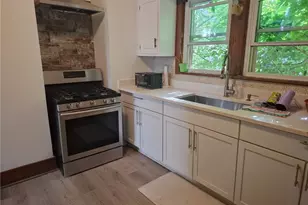 829 Elmore Ave, Akron, OH 44302 - Photo 4
