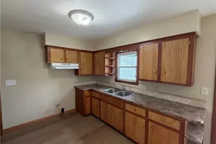 1385 Niagara Ave, Akron, OH 44305 - Photo 6