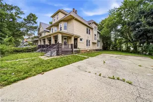 1637 Holyrood Rd, Loveland, OH 44106 - Photo 2