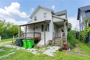 64 Diamond Ave, Barberton, OH 44203 - Photo 2