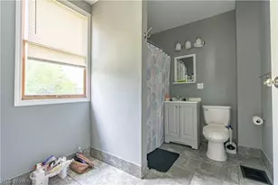 64 Diamond Ave, Barberton, OH 44203 - Photo 14