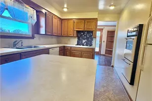 1407 W Valentine Cir NW, Canton, OH 44708 - Photo 4