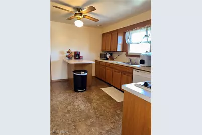 1407 Valentine Circle NW, Canton, OH 44708 - Photo 2