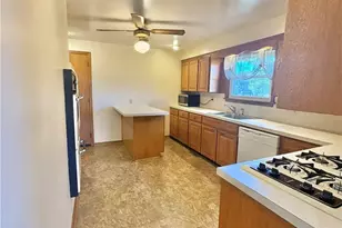1407 W Valentine Cir NW, Canton, OH 44708 - Photo 2