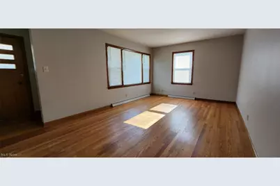 517 Evans Avenue, Akron, OH 44310 - Photo 2