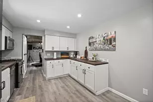 1135 Royal Dr, Amherst, OH 44001 - Photo 12