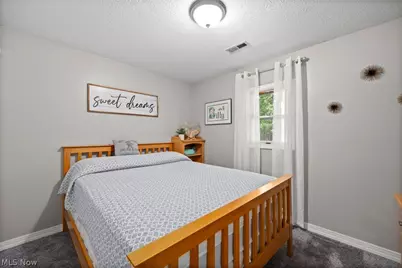 1135 Royal Drive, Amherst, OH 44001 - Photo 18