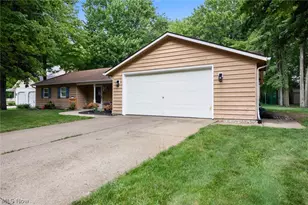 1135 Royal Dr, Amherst, OH 44001 - Photo 32