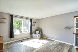 266 Jasper Ln, Medina, OH 44256 - Photo 2