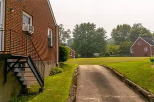 1496 Columbus Cir, Steubenville, OH 43952 - Photo 2
