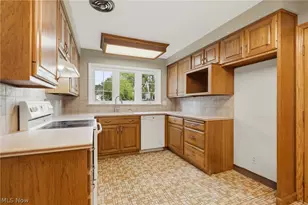 3546 Overhill Dr NW, Canton, OH 44718 - Photo 16
