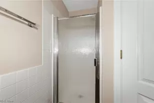 361 Village Pointe Dr, Akron, OH 44313 - Photo 22