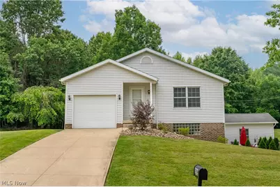 2919 Cliftmont Avenue NE, Canton, OH 44705 - Photo 1