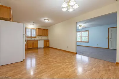 2919 Cliftmont Avenue NE, Canton, OH 44705 - Photo 8