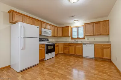 2919 Cliftmont Avenue NE, Canton, OH 44705 - Photo 12
