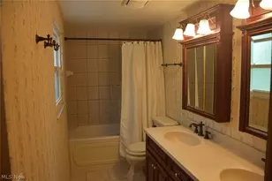 537 Howells Ct, Eastlake, OH 44095 - Photo 16