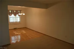 537 Howells Ct, Eastlake, OH 44095 - Photo 4