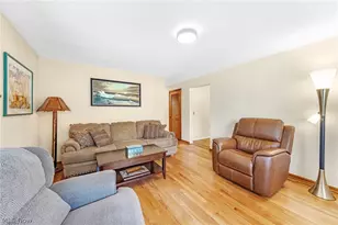 1024 Oakwood Dr, Elyria, OH 44035 - Photo 6