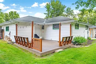1024 Oakwood Dr, Elyria, OH 44035 - Photo 2