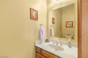 1575 Cornerstone St SW, Hartville, OH 44632 - Photo 20