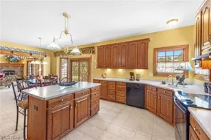 1575 Cornerstone St SW, Hartville, OH 44632 - Photo 18