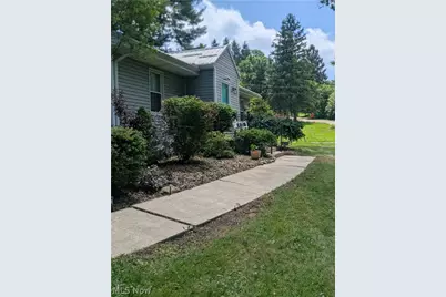 7091 Akron Avenue NW, New Franklin, OH 44614 - Photo 4