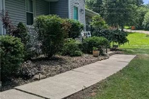 7091 Akron Ave NW, New Franklin, OH 44614 - Photo 4