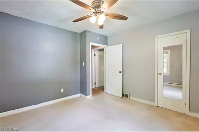 7091 Akron Avenue NW, New Franklin, OH 44614 - Photo 18
