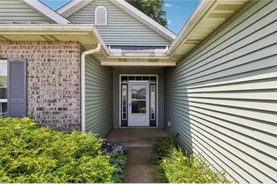 173 Saint Charles Place, Elyria, OH 44035 - Photo 2