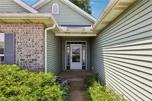 173 St Charles Pl, Elyria, OH 44035 - Photo 2