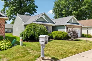 173 St Charles Pl, Elyria, OH 44035 - Photo 6