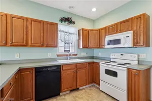173 St Charles Pl, Elyria, OH 44035 - Photo 16