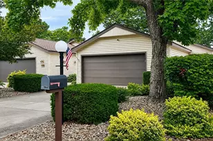 32964 Fern Tree Ln, North Ridgeville, OH 44039 - Photo 2