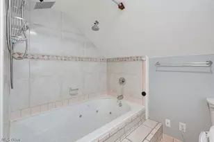 30426 Thomas St, Willowick, OH 44095 - Photo 20