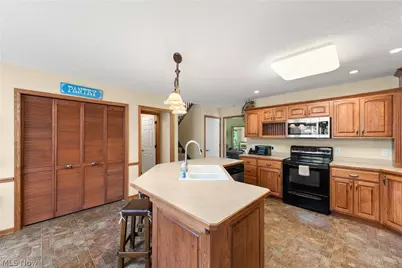 6340 Mallard Creek Run, Lorain, OH 44053 - Photo 24