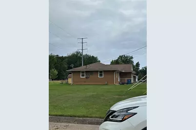 605 W 36th Street, Lorain, OH 44052 - Photo 2