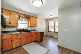 810 E Broad St, Elyria, OH 44035 - Photo 6