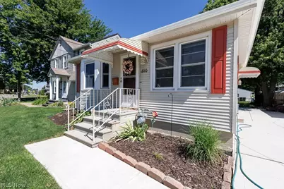 810 E Broad Street, Elyria, OH 44035 - Photo 4